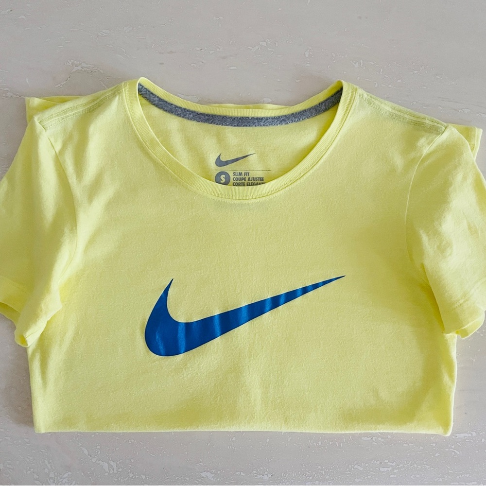 Nike Swoosh Women's Slim Fit Tee T-Shirt Yellow w Blue Logo S Small
